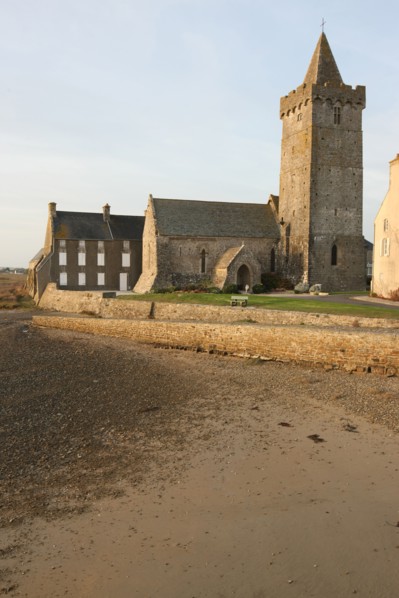 France, Basse Normandie, manche, cote des havres, portbail, littoral, mer, eglise, clocher, quai, religion, maree basse,