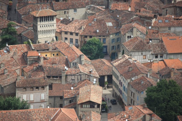 france, region midi pyrenees, tarn et garonne, 82, gorges de l'aveyron, saint antonin noble val, moyen age, vieilles pierres, patrimoine, histoire, tour, donjon, hotel de ville,