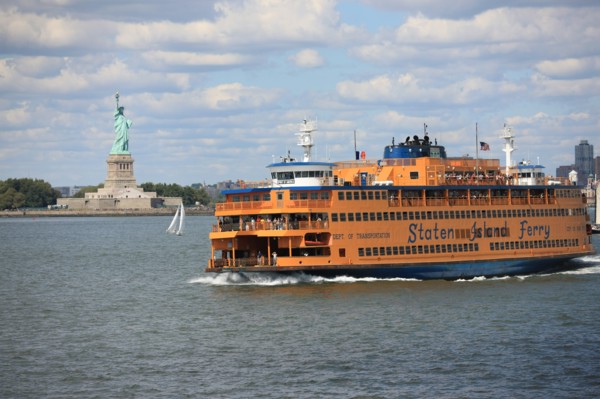 usa, etat de New York, New York City, Manhattan, financial district, pointe de Manhattan, ferry pour Staten Island, buildings, baie, bateaux, statue de la liberte, Bartholdi,
