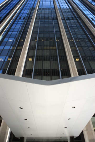 usa, etat de New York, New York City, Manhattan, Broadway, vers Rockfeller Center, buildings, rue,