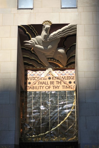 usa, etat de New York, New York City, Manhattan, Broadway, vers Rockfeller Center, buildings, rue, tour ge,