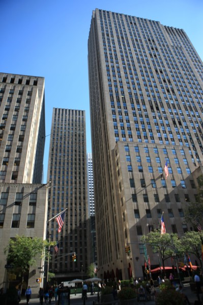 usa, etat de New York, New York City, Manhattan, Broadway, vers Rockfeller Center, buildings, rue,