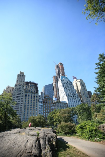 usa, etat de New York, New York City, Manhattan, Broadway, Central Park, jardin, building, promeneurs, rocher,