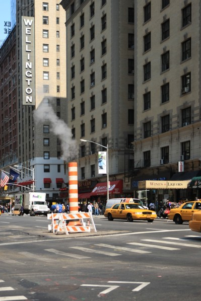 usa, etat de New York, New York City, Manhattan, Broadway, vers Rockfeller Center, buildings, rue, , Times Square,