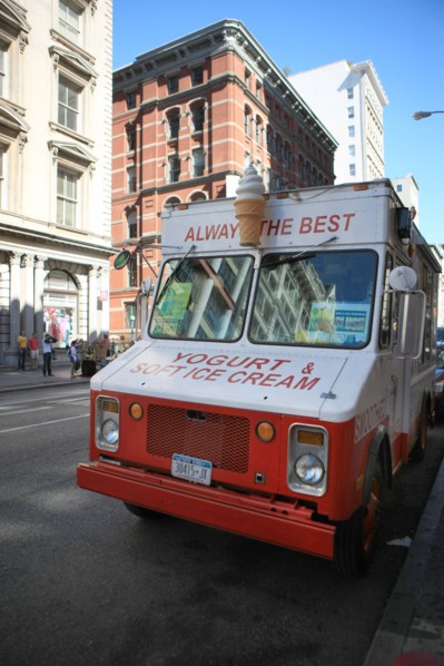 usa, state of New York, NYC, Manhattan, Soho, camion vendeur de glaces,
