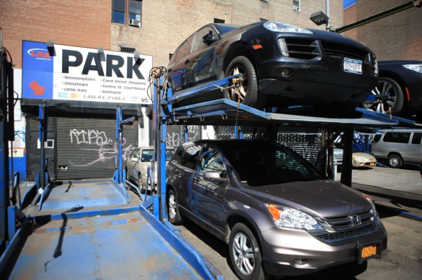 usa, state of New York, NYC, Manhattan, nolita, parking, voitures superposees, car park,