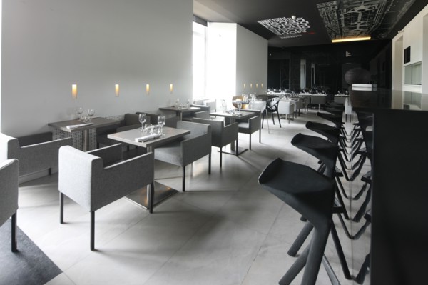 France, ile de france, paris 1er arrondissement, 107 rue de rivoli, restaurant au saut du loup, musee des arts decoratifs, gastronomie, louvre, terrasse, design, mode, 
Date : 2011-2012