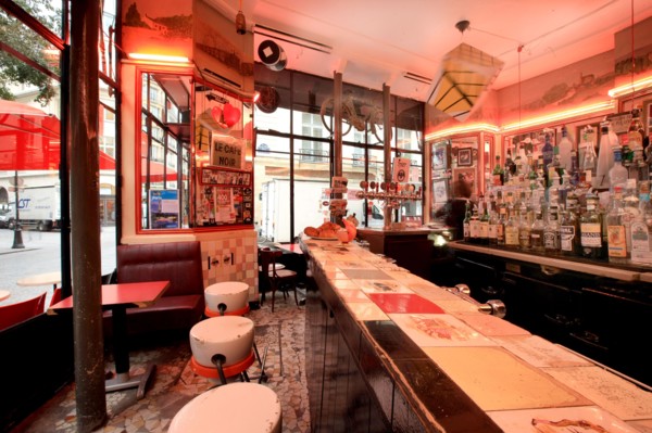 France, ile de france, paris 2e arrondissement, 65 rue montmartre, bar le cafe noir, deco, 
Date : 2011-2012