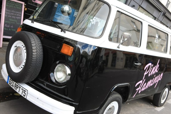 France, ile de france, paris, 3e arrondissement, marais, 105 rue vieille du temple, pizzeria pink flamingo, bio, bus volkswagen, 
Date : 2011-2012