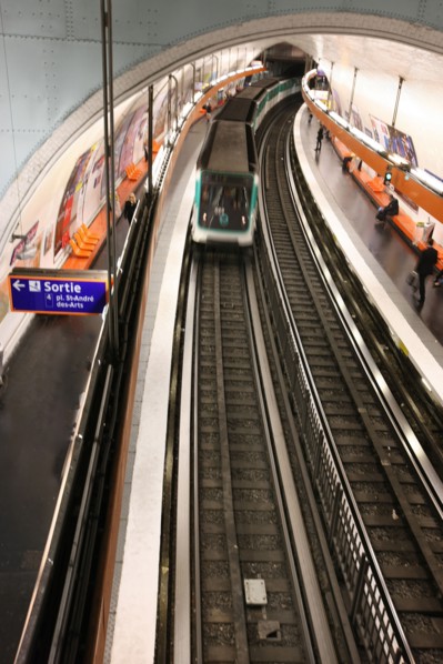 France, ile de france, paris 5e arrondissement, place saint michel, station de metro saint michel, 
Date : 2011-2012
