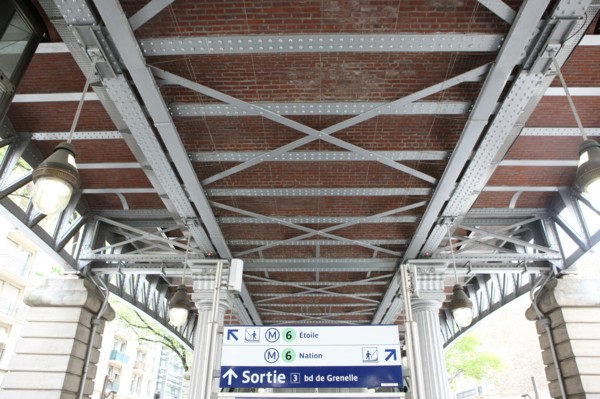 France, ile de france, paris, 15e arrondissement, station de metro dupleix, ligne 6, ratp, 
Date : 2011-2012