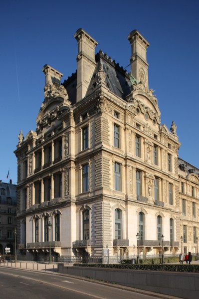 France, ile de france, paris 1er arrondissement, louvre, rue de rivoli, ancien palais des tuileries, pavillon de marsan, musee des arts decoratifs, detail, sculpture, 
Date : 2011-2012