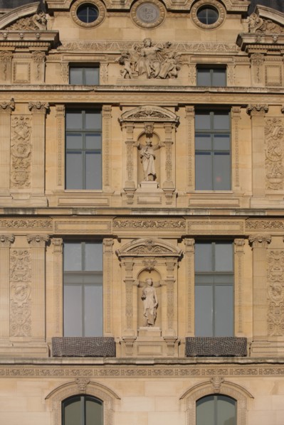 France, ile de france, paris 1er arrondissement, louvre, rue de rivoli, ancien palais des tuileries, pavillon de marsan, musee des arts decoratifs, detail, sculpture, 
Date : 2011-2012