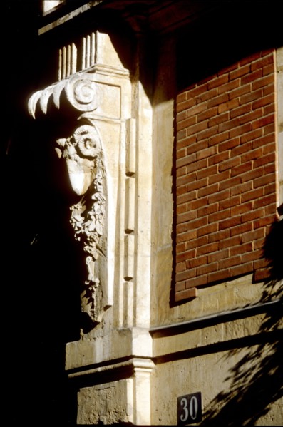 France, ile de france, paris 3e arrondissement, le marais, 30 rue des francs bourgeois, detail du portail de l'hotel d'almeras, beliers, 
Date : 2011-2012