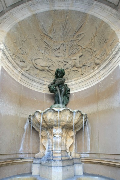 France, ile de france, paris 3e arrondissement, le marais, 41 rue de turenne, fontaine de joyeuse, 
Date : 2011-2012