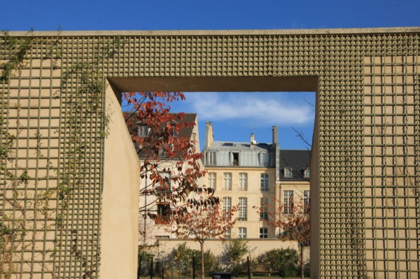 France, ile de france, paris 3e arrondissement, le marais, jardin anne frank, treillage, 
Date : 2011-2012