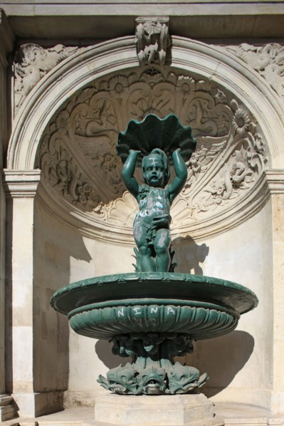 Fontaine Rue Charlemagne, Paris