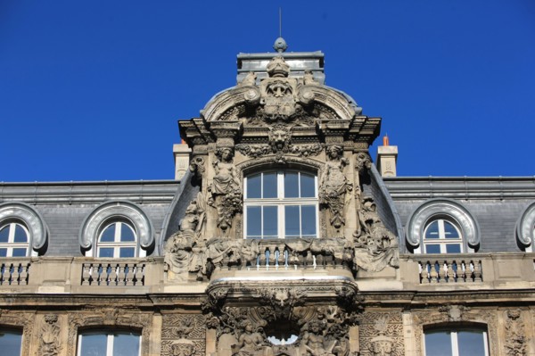 France, ile de france, paris, le marais, 4e arrondissement, 2 quai des celestins, hotel fieubet, ecolle massillon, facade sur cour, hotel particulier.
Date : 2011-2012