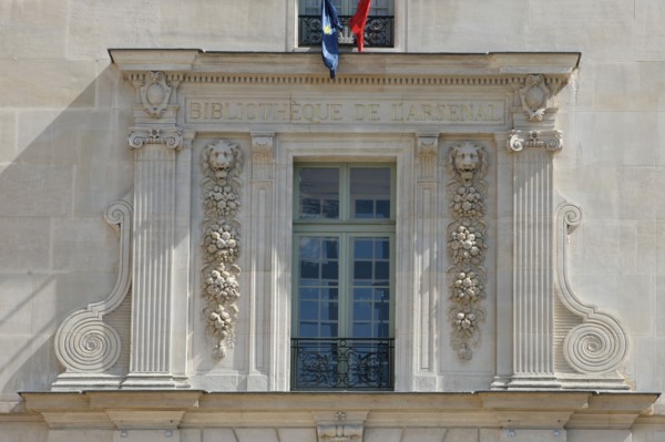 France, ile de france, paris 4e arrondissement, place theilard de chardin, 1 rue sully, bibliotheque de l'arsenal, bnf.
Date : 2011-2012
