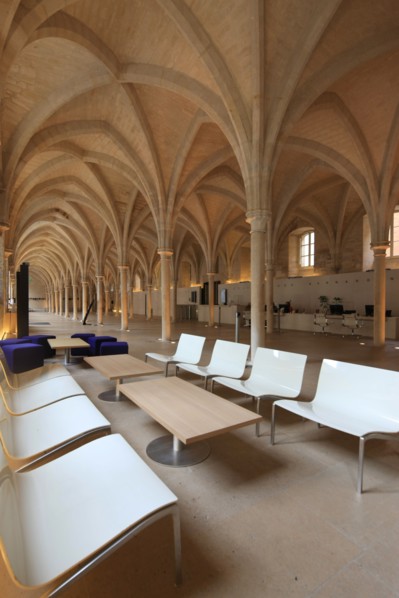 France, ile de france, paris 5e arrondissement, rue de poissy, college des bernardins, religion, architecte jm wilmotte, grande nef, piliers, voutes.
Date : 2011-2012