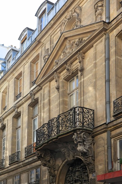 france, region ile de france, paris 4e arrondissement, ile saint louis, 51 rue saint louis en l'ile, hotel chenizot, portail, dragons, hotel particulier.
Date : 2011-2012