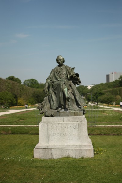 France, ile de france, paris 5e arrondissement, jardin des plantes, roses, statue de buffon.
Date : 2011-2012