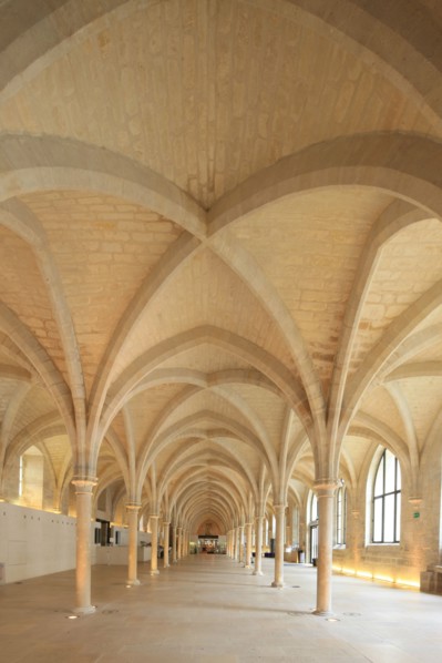 France, ile de france, paris 5e arrondissement, rue de poissy, college des bernardins, religion, architecte jm wilmotte, grande nef, piliers, voutes.
Date : 2011-2012