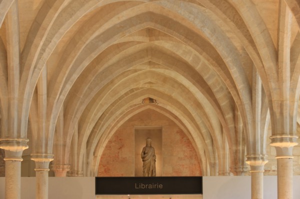 France, ile de france, paris 5e arrondissement, rue de poissy, college des bernardins, religion, architecte jm wilmotte, grande nef, piliers, voutes.
Date : 2011-2012