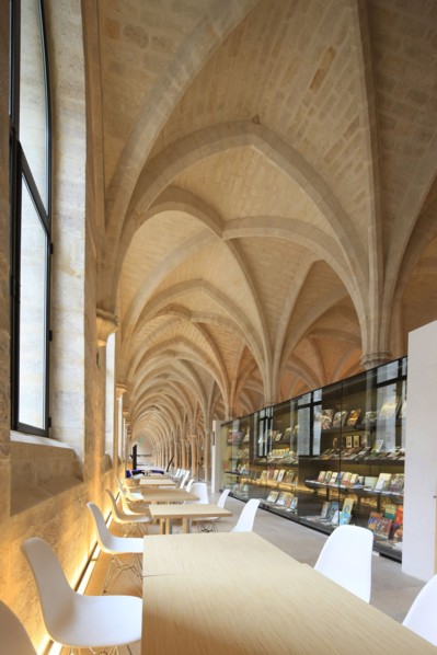 France, ile de france, paris 5e arrondissement, rue de poissy, college des bernardins, religion, architecte jm wilmotte, grande nef, piliers, voutes.
Date : 2011-2012