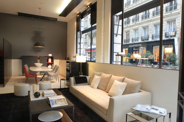 France, ile de france, paris 7e arrondissement, 43 rue du bac, showroom maxalto, design, mobilier, decoration.
Date : 2011-2012