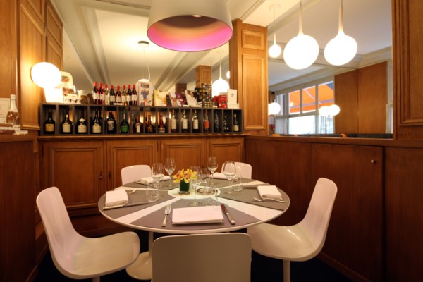 France, ile de france, paris 7e arrondissement, 9 rue de bourgogne, restaurant tante marguerite, groupe bernard loiseau, gastronomie.
Date : 2011-2012