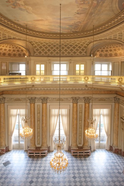 France, ile de france, paris 6e arrondissement, 11 quai de conti, hotel des monnaies, salle dupre, salon d'apparat, lustres, galerie, plafond peint.
Date : 2011-2012
