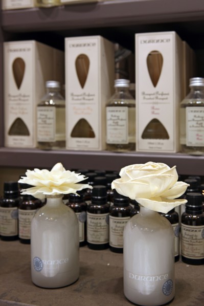 France, ile de france, paris 6e arrondissement, 5 rue brea, boutique durance, parfums d'interieur.
Date : 2011-2012