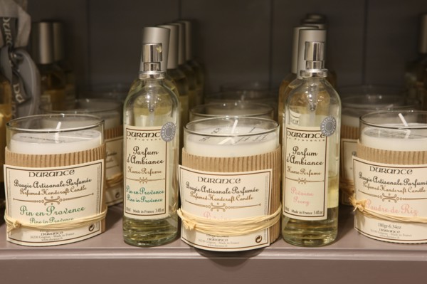 France, ile de france, paris 6e arrondissement, 5 rue brea, boutique durance, parfums d'interieur.
Date : 2011-2012