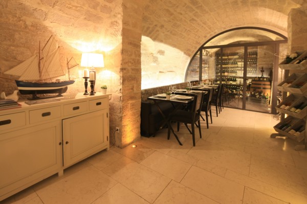 France, ile de france, paris 6e arrondissement, 9 rue de l'Ecole de Medecine, creperie restaurant, compagnie de bretagne, decoration de pierre yves rochon, architecte.
Date : 2011-2012