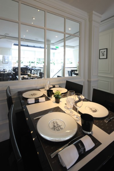 France, ile de france, paris 6e arrondissement, 9 rue de l'Ecole de Medecine, creperie restaurant, compagnie de bretagne, decoration de pierre yves rochon, architecte.
Date : 2011-2012