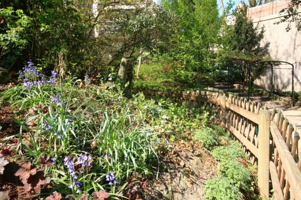 France, ile de france, paris 7e arrondissement, jardin roger stephane, au bout de la rue recamier.
Date : 2011-2012