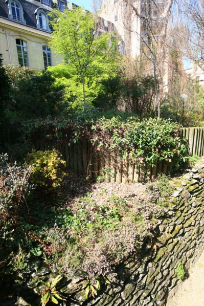 France, ile de france, paris 7e arrondissement, jardin roger stephane, au bout de la rue recamier.
Date : 2011-2012