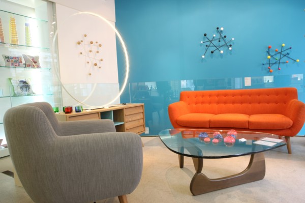 France, ile de france, paris 7e arrondissement, 26 boulevard raspail, boutique sentou, mobilier, design, sieges, luminaires, decoration.
Date : 2011-2012