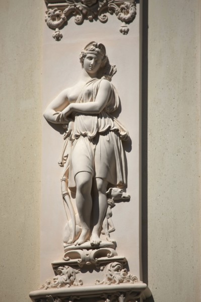 France, ile de france, paris 7e arrondissement, 14 rue vaneau, maison de 1835 neo renaissance, philibert delorme, architecture, decor, renovation, detail sculpture.
Date : 2011-2012