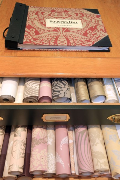 France, ile de france, paris 7e arrondissement, 50 rue de l'universite, showroom farrow and ball, peinture, papier peint, decoration.
Date : 2011-2012