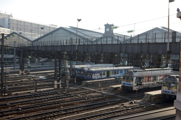 France, ile de france, paris 8e arrondissement, gare saint lazare, train, voies ferrees, sncf, rail,  place de l'europe

Date : 2011-2012
