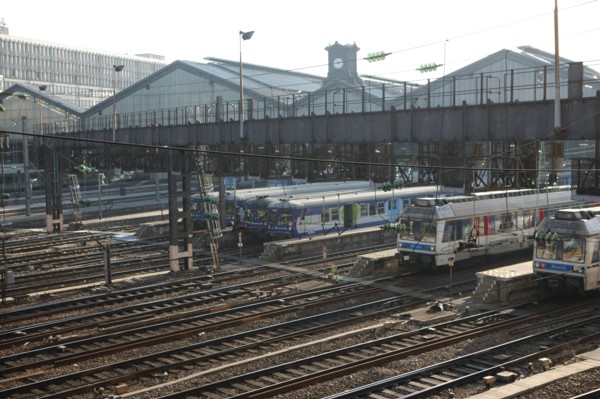 France, ile de france, paris 8e arrondissement, gare saint lazare, train, voies ferrees, sncf, rail,  place de l'europe

Date : 2011-2012