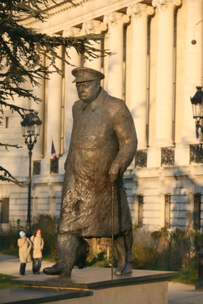 Paris 8e arrondissement, statue de Churchill devant le Petit Palais, avenue Winston Churchill. Sculpteur Jean Cardot. 

Date : 2011-2012