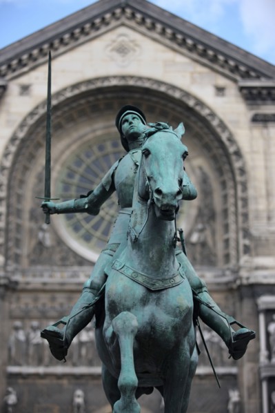 France, ile de france, paris, 8e arrondissement, place saint augustin, eglise saint augustin, statue de jeanne d'arc

Date : 2011-2012