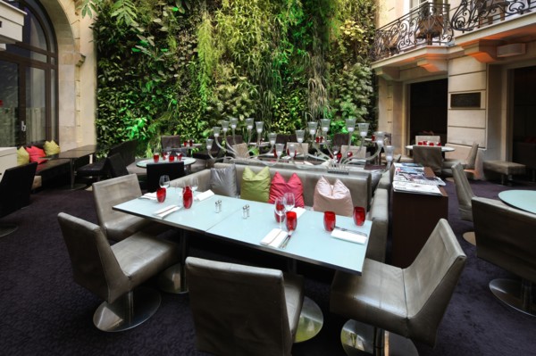 France, ile de france, paris 8e arrondissement, 49 rue pierre charron, pershing hall, restaurant, hotel, club, patio, andree putmann

Date : 2011-2012