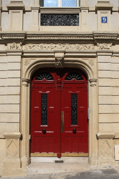 France, ile de france, paris 9e arrondissement,  9 rue henri monnier, facade d'immeuble, detail

Date : 2011-2012