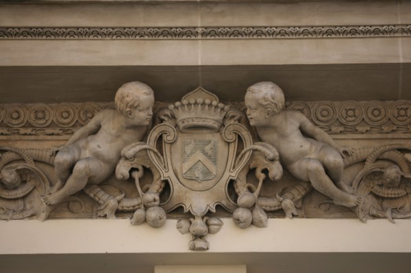 France, ile de france, paris 9e arrondissement,  9 rue victor masse, facade d'immeuble, detail

Date : 2011-2012