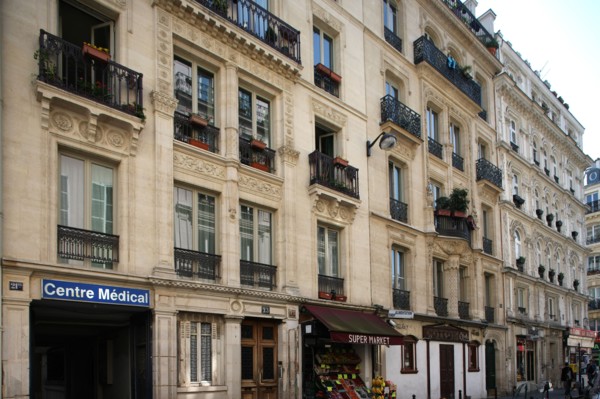 France, ile de france, paris 9e arrondissement, 21bis au 27 rue victor masse, immeuble neo renaissance, decor, facade, face a l'avenue frochot

Date : 2011-2012