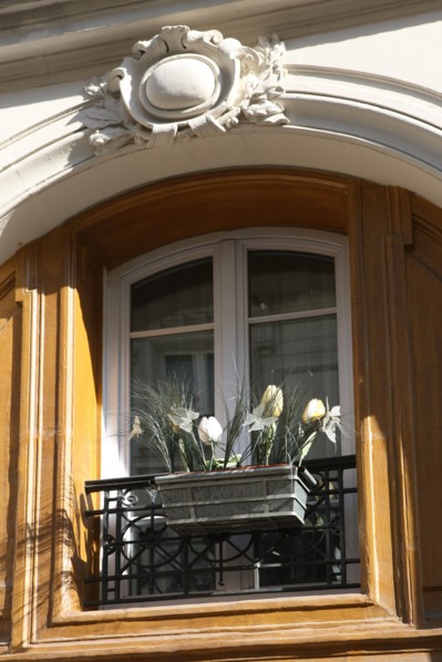 France, ile de france, paris 10e arrondissement, rue des deux gares, detail porte

Date : 2011-2012